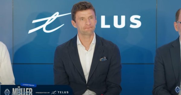 照旧闇练的滋味，穆勒在昨日的温哥华发布会上师法羊叫