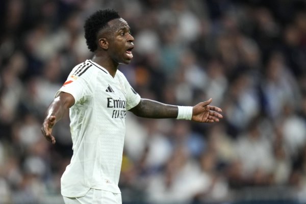 两次替补出场+染黄+传射，维尼修斯是06-07赛季以来五大联赛首东说念主