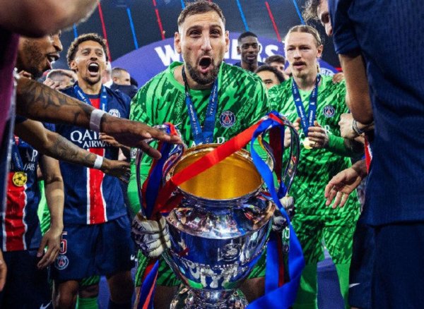 足坛头号计算群众：从年薪4万到1600万 10年转折3权门怒赚1.7亿欧