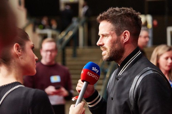 小雷称热刺被前主席搞成烂摊子，前主席发文威迫：等着收讼师信