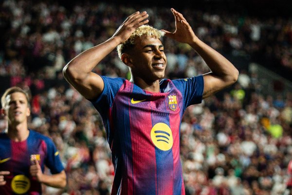 阿斯：西班牙队领略亚马尔有伤并让他打阻塞出场，巴萨有书面讲明