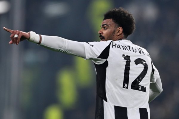 意媒：图多尔和尤文新管束层不看好维加，租出为止就没再商酌过他