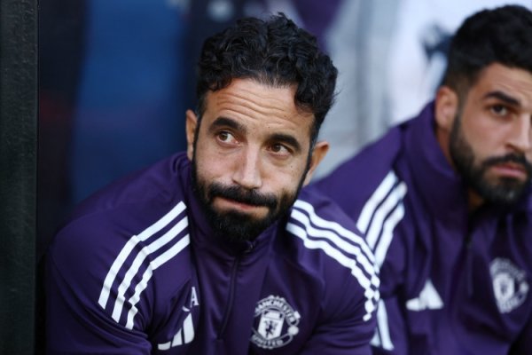 镜报：曼联高层与部分球员对话，得到的反映是球员仍维持阿莫林