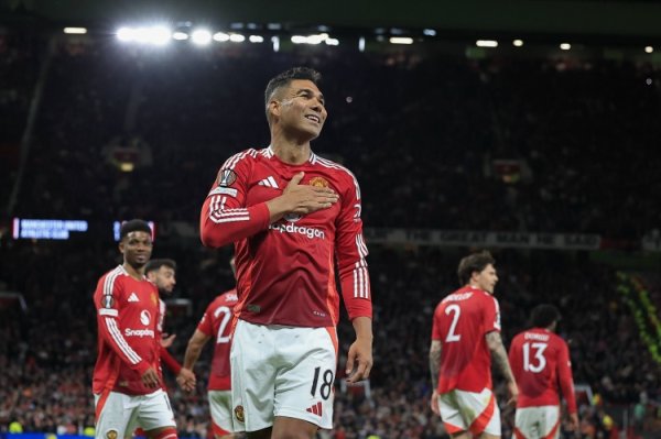 记者：卡塞米罗本赛季出场时曼联仅丢3球，不在场时丢了13球