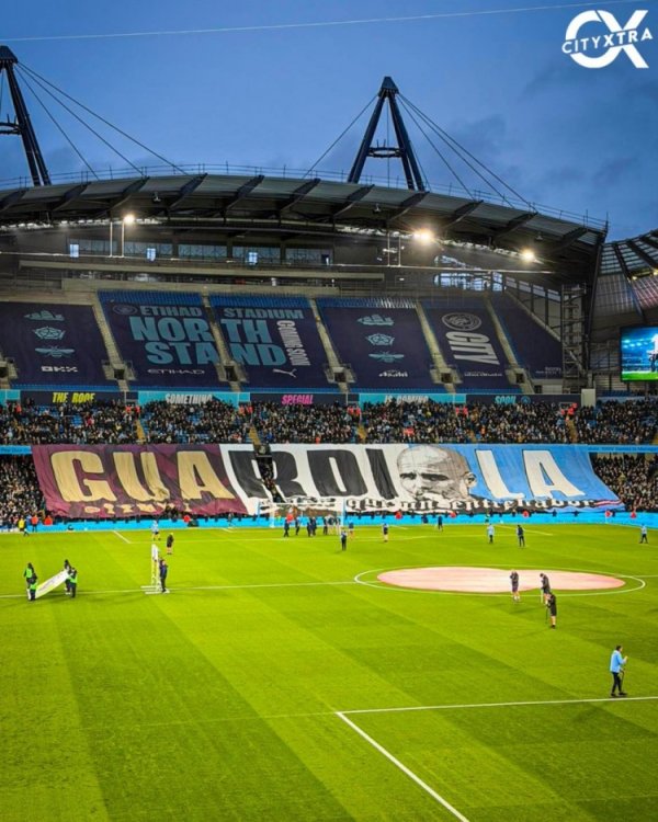 瓜迪奥拉谄媚手教1000场里程碑，曼城主场球迷展出巨幅TIFO问候