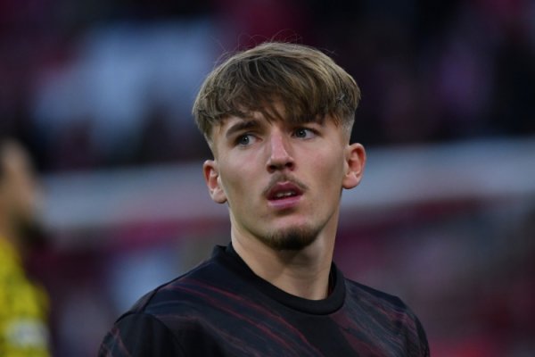 德甲10月最好进球：拜仁小将伦纳特·卡尔对门兴打进的寰宇波