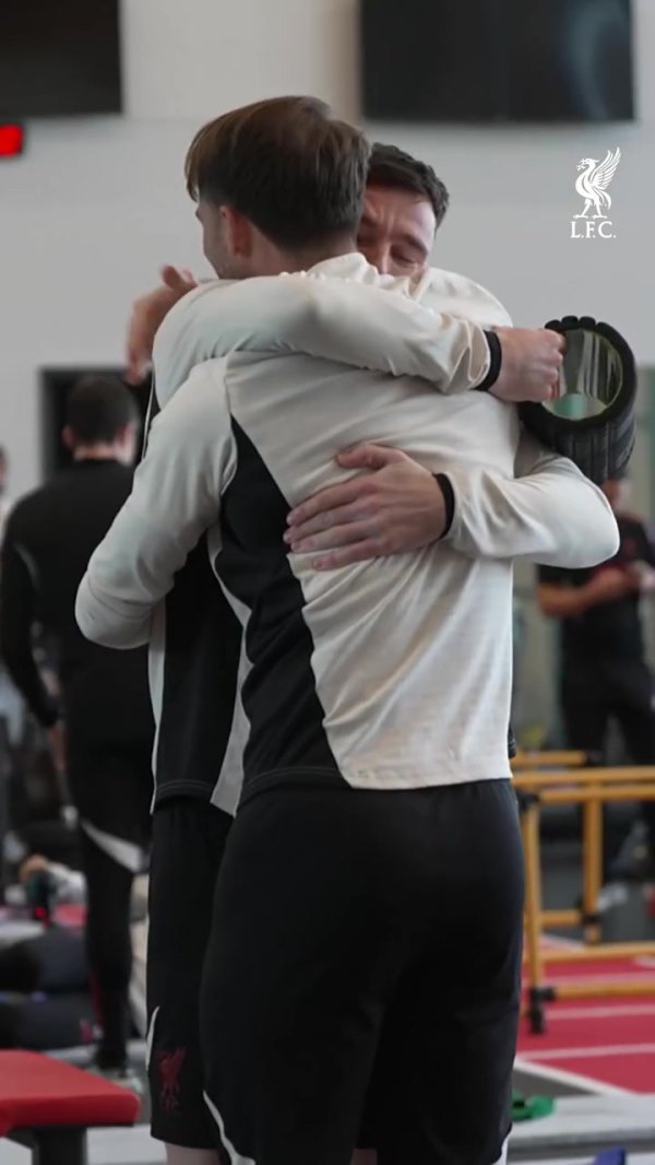 😁相貌太好了！罗伯逊纵贯宇宙杯后转头利物浦查验